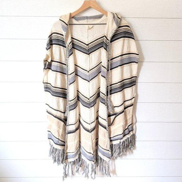 Anthropologie Sweaters - Anthropologie MOTH Sleeveless Poncho Cardigan XS/S